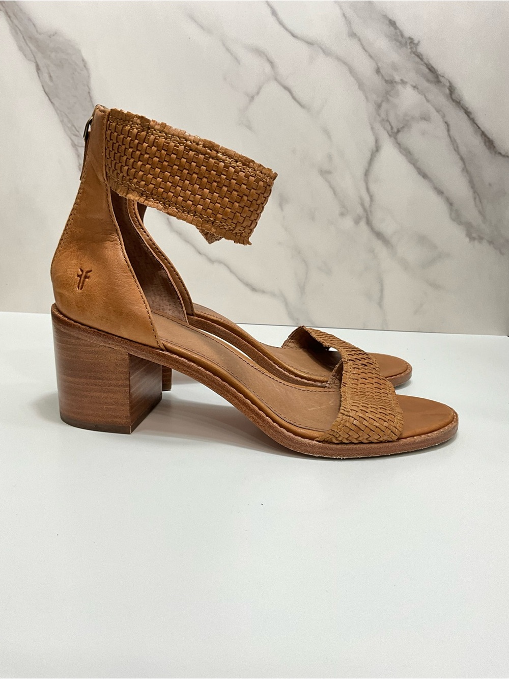 FRYE Bianca Woven Leather Back Zip Block Heel Sandals Tan Size 8 Shoes